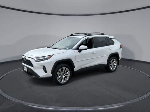 Used 2025 Toyota RAV4 XLE Premium FWD image 4