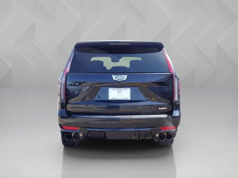 Used 2023 Cadillac Escalade V w/ LPO, ONYX Package image 4