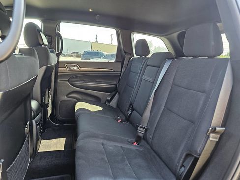Used 2016 Jeep Grand Cherokee Laredo w/ Quick Order Package 23E AWD/4WD image 17