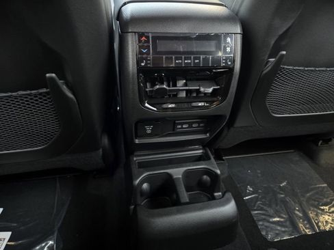 New 2026 Jeep Grand Cherokee L Limited w/ Luxury Tech Group II RWD image 15