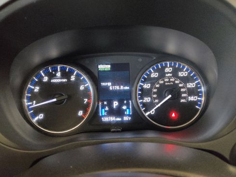 Used 2019 Mitsubishi Outlander SEL AWD/4WD image 23