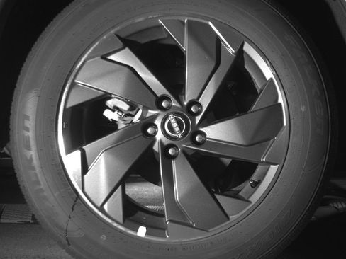 Used 2025 Nissan Rogue SV image 15