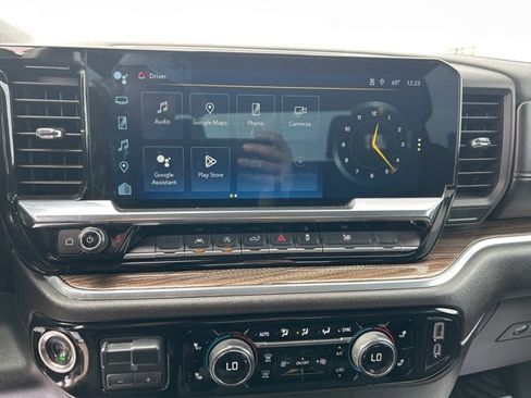 Used 2025 Chevrolet Silverado 1500 LT image 12