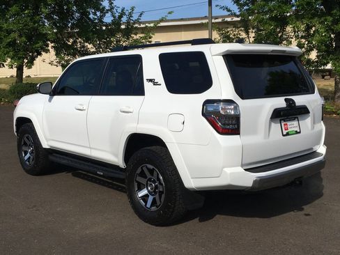 Used 2023 Toyota 4Runner TRD Off-Road Premium w/ Moonroof Package AWD/4WD image 5