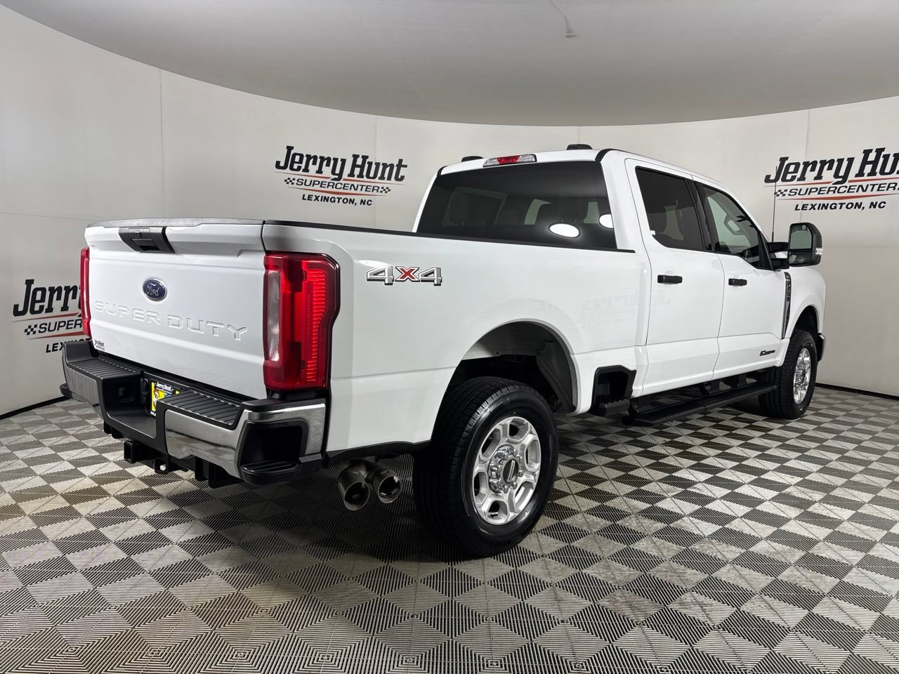 Used 2026 Ford F250 XLT AWD/4WD image 4