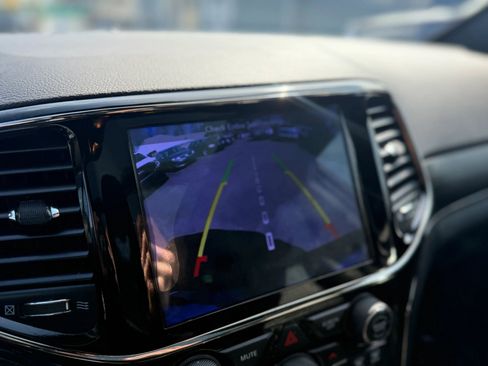 Used 2019 Jeep Grand Cherokee Limited X image 25