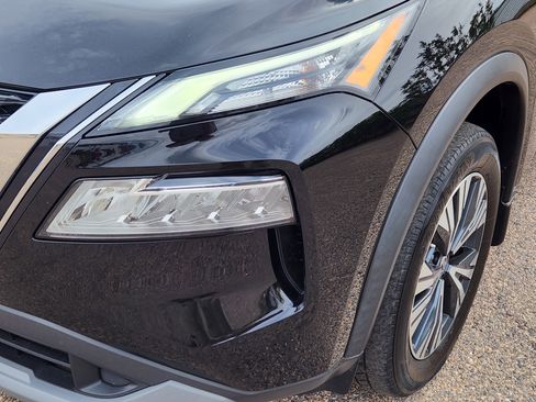 Used 2021 Nissan Rogue SV AWD/4WD image 3