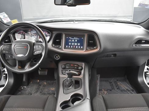 Used 2023 Dodge Challenger SXT image 9