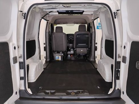 Used 2019 Nissan NV200 S FWD image 11