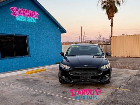 Used 2015 Ford Fusion SE w/ Equipment Group 201A FWD image 2