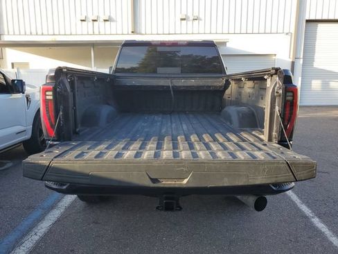 Used 2024 GMC Sierra 2500 AT4 w/ AT4 Premium Plus Package AWD/4WD image 9