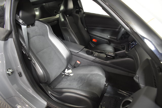 Certified 2024 Nissan Z Performance w/ Floor Mat Package RWD image 34