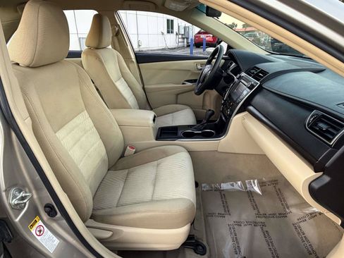 Used 2017 Toyota Camry LE FWD image 27