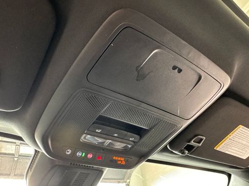 Used 2025 Chevrolet Equinox LT w/ Convenience Package II FWD image 32