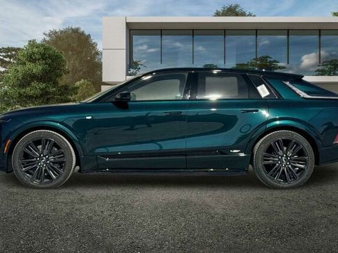 New 2026 Cadillac Lyriq V image 7