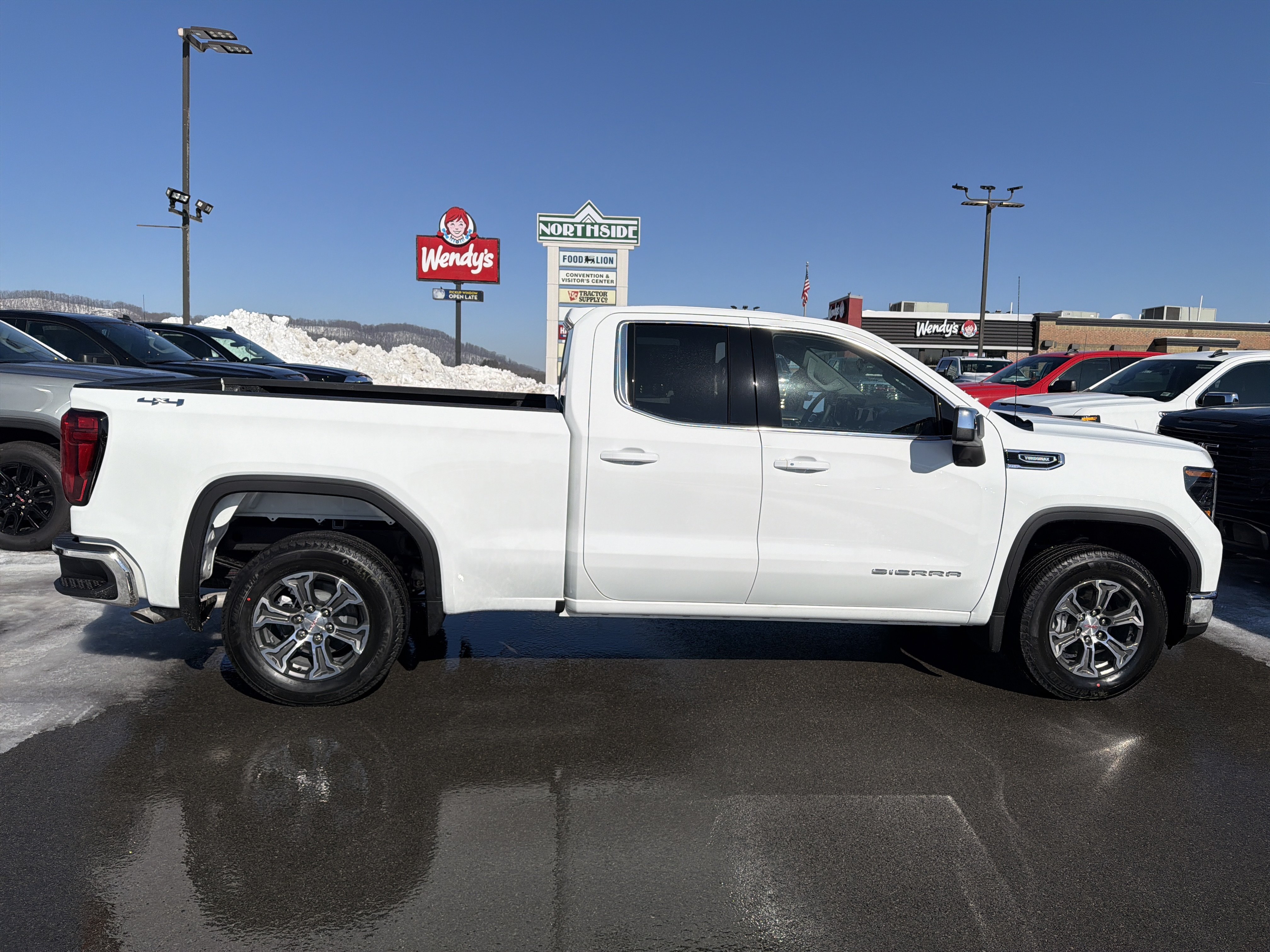 New 2026 GMC Sierra 1500 SLE AWD/4WD image 5