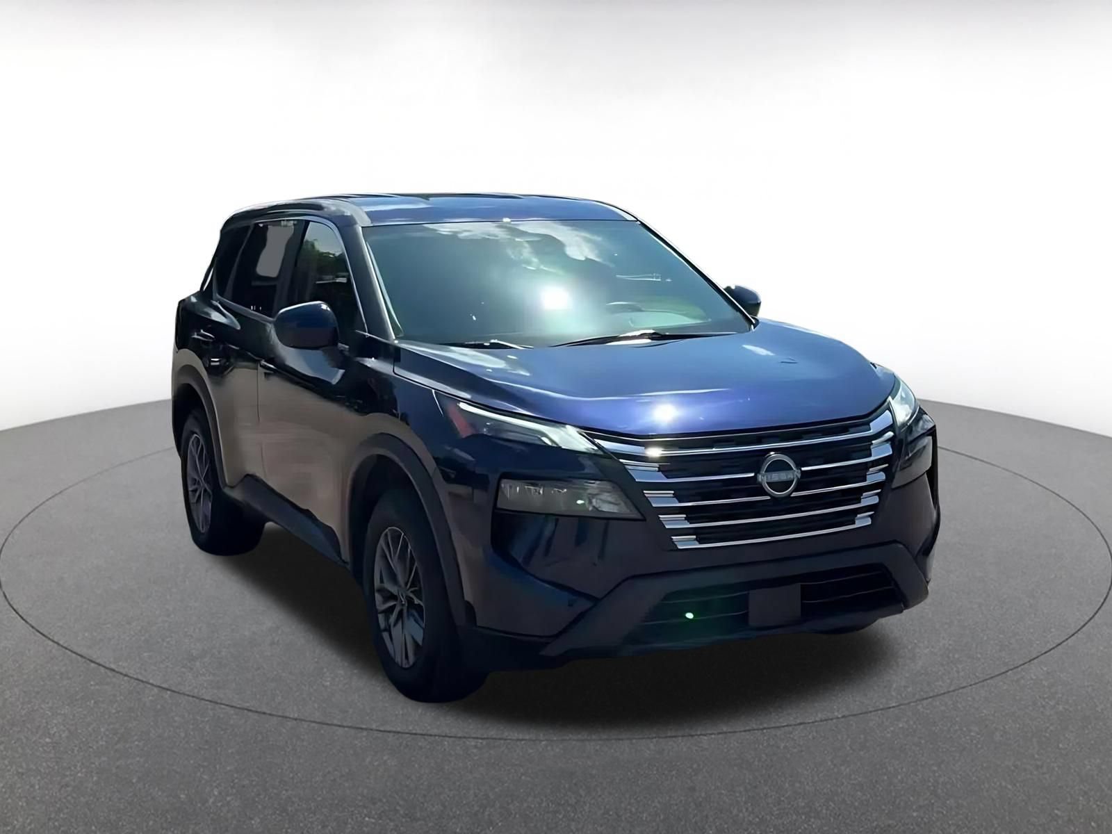 Used 2026 Nissan Rogue SV FWD image 3