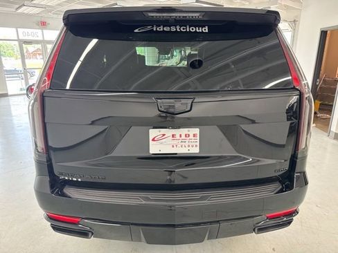 Used 2023 Cadillac Escalade Sport Platinum w/ LPO, ONYX Package AWD/4WD image 14