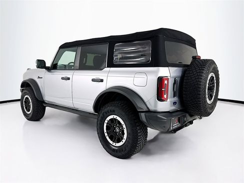 Used 2022 Ford Bronco Badlands image 3