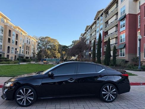 Used 2021 Nissan Altima 2.5 SR FWD image 6