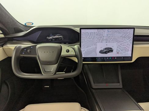 Used 2022 Tesla Model S Plaid image 6