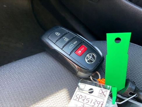Used 2025 Toyota Corolla SE FWD image 14