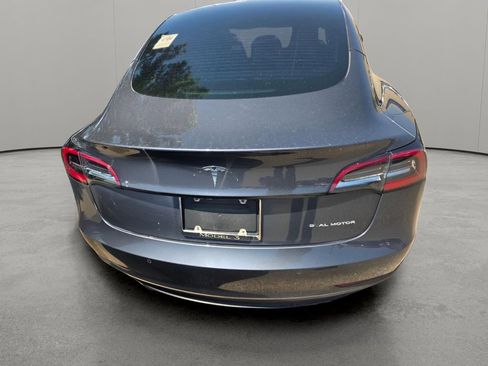 Used 2022 Tesla Model 3 Long Range AWD/4WD image 8
