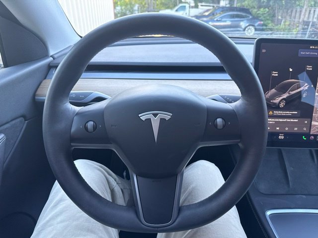 Used 2021 Tesla Model Y Long Range AWD/4WD image 25