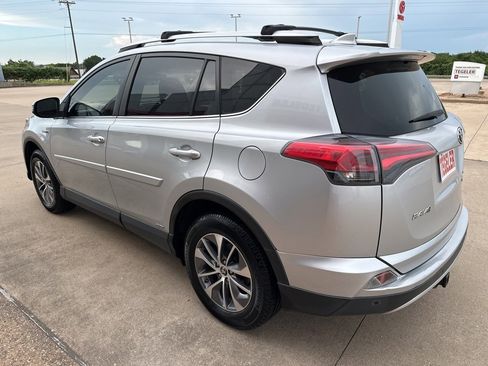Used 2016 Toyota RAV4 XLE image 5