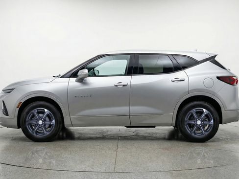 Used 2025 Chevrolet Blazer LT FWD image 5