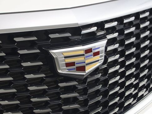 Used 2022 Cadillac XT5 Premium Luxury image 16