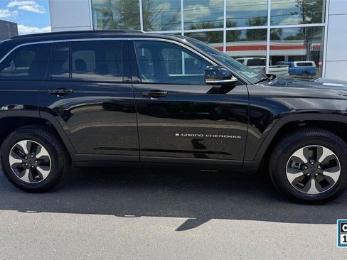 Used 2025 Jeep Grand Cherokee Limited 4xe AWD/4WD image 1