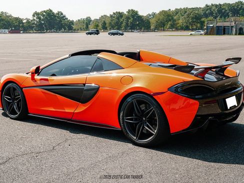 Used 2019 McLaren 570S Spider image 6