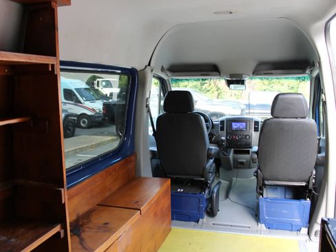 Used 2014 Mercedes-Benz Sprinter 2500 image 30