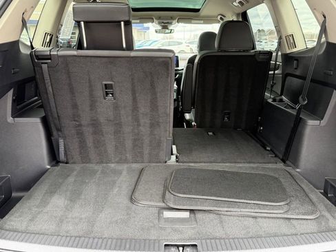 Certified 2025 Volkswagen Atlas SEL image 5