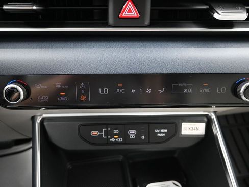 New 2026 Kia Carnival EX FWD image 21