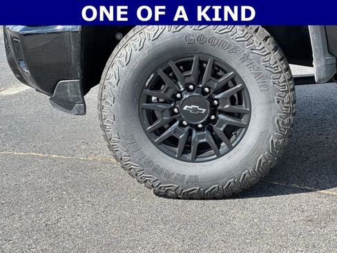 Certified 2024 Chevrolet Silverado 2500 ZR2 w/ LPO, Dark Essentials Package image 34