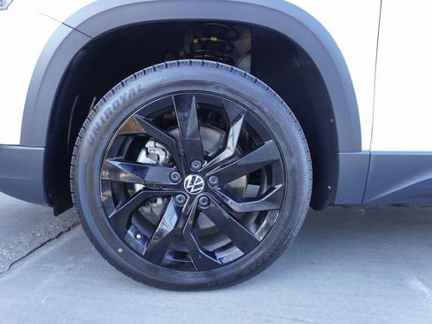 Used 2022 Volkswagen Taos SE image 19