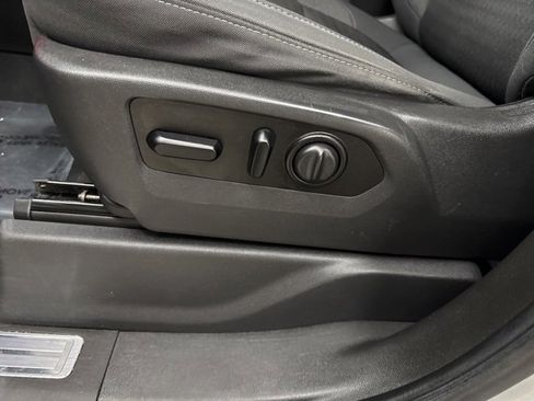 Used 2021 GMC Sierra 1500 Elevation w/ Preferred Package image 11