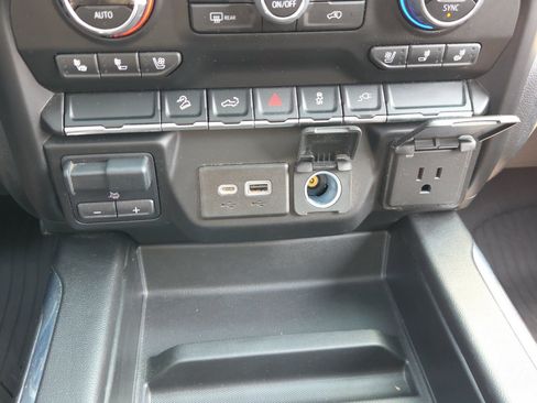 Used 2022 Chevrolet Silverado 2500 LTZ AWD/4WD image 17
