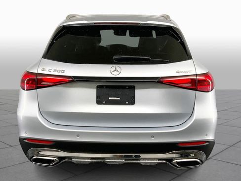 Used 2025 Mercedes-Benz GLC 300 4MATIC image 5