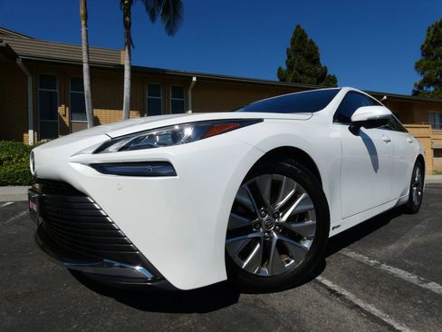 Used 2024 Toyota Mirai w/ Advanced Technology Package image 14