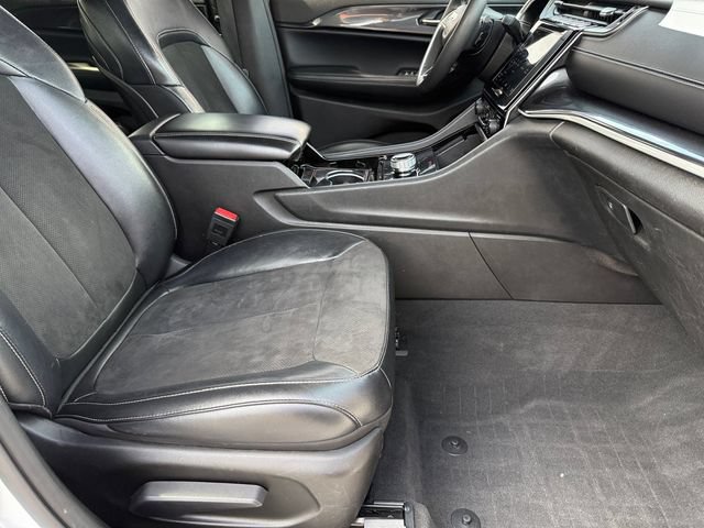 Used 2023 Jeep Grand Cherokee L Laredo AWD/4WD image 10