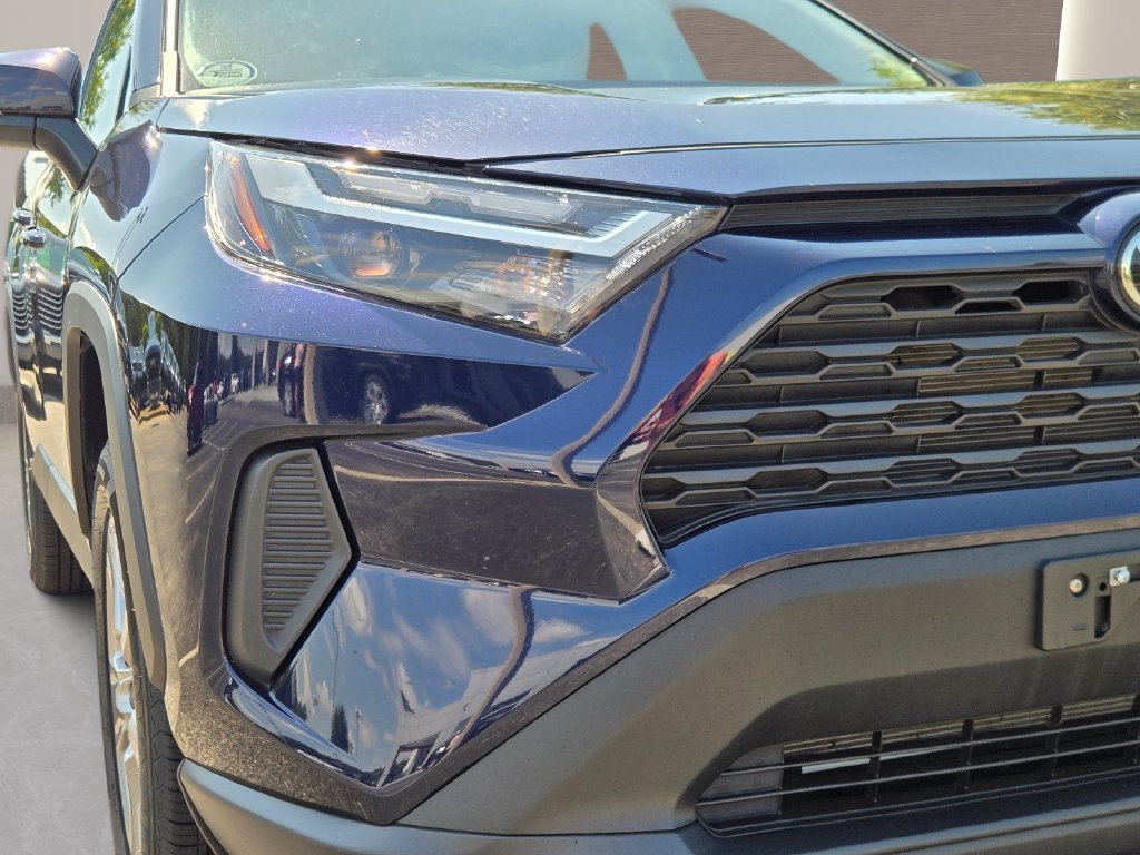Used 2025 Toyota RAV4 XLE FWD image 2