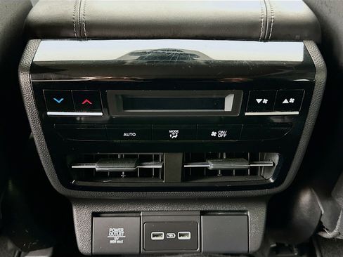 Used 2024 Acura MDX SH-AWD w/ Technology Package image 29