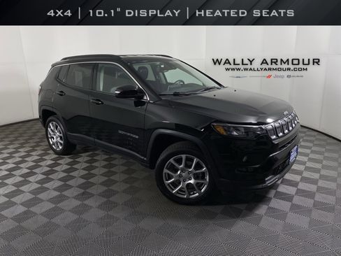 Used 2022 Jeep Compass Latitude image 1