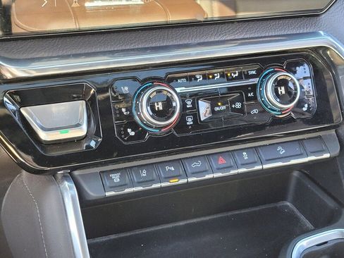 Used 2024 GMC Sierra 3500 Denali w/ Denali Reserve Package image 25