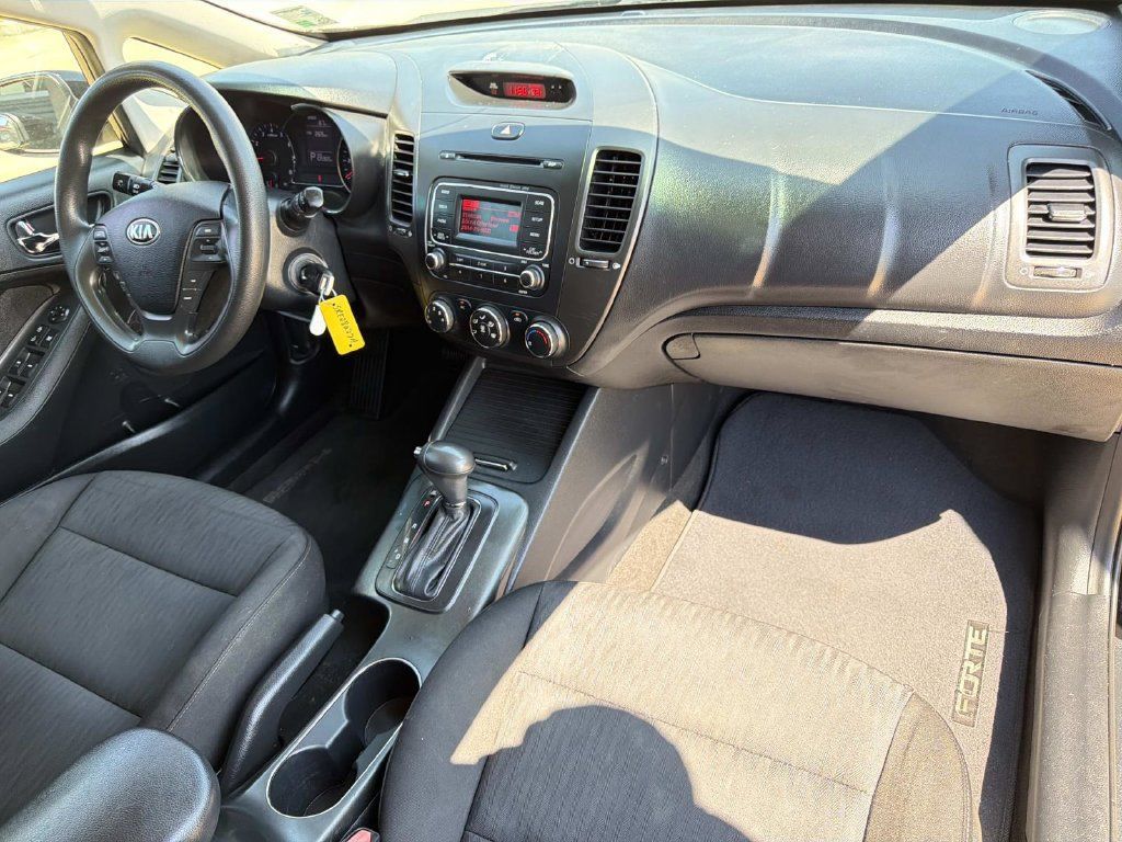 Used 2016 Kia Forte LX FWD image 12
