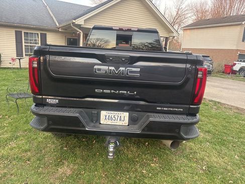 Used 2024 GMC Sierra 2500 Denali Ultimate image 4