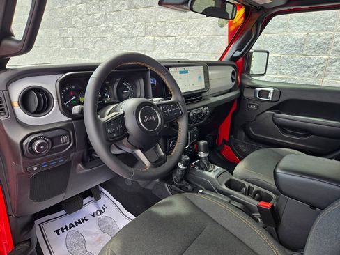 Used 2024 Jeep Wrangler Unlimited AWD/4WD image 13
